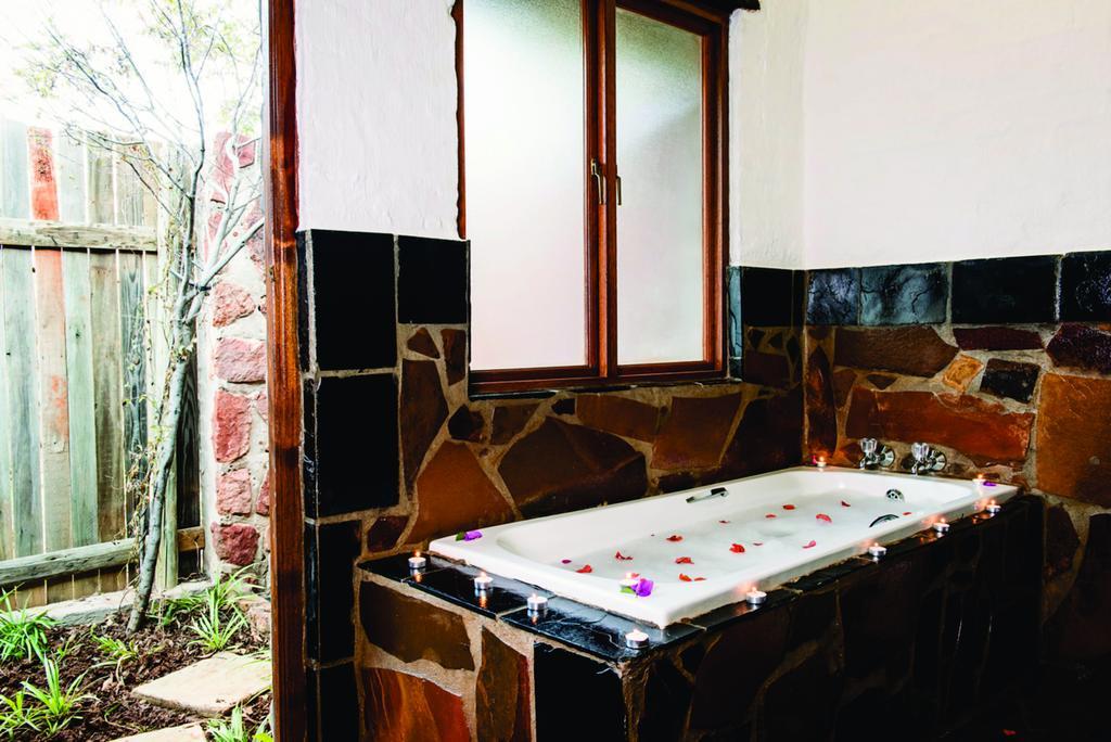 Kedar Heritage Lodge, Conference Centre & Spa Phokeng Kültér fotó